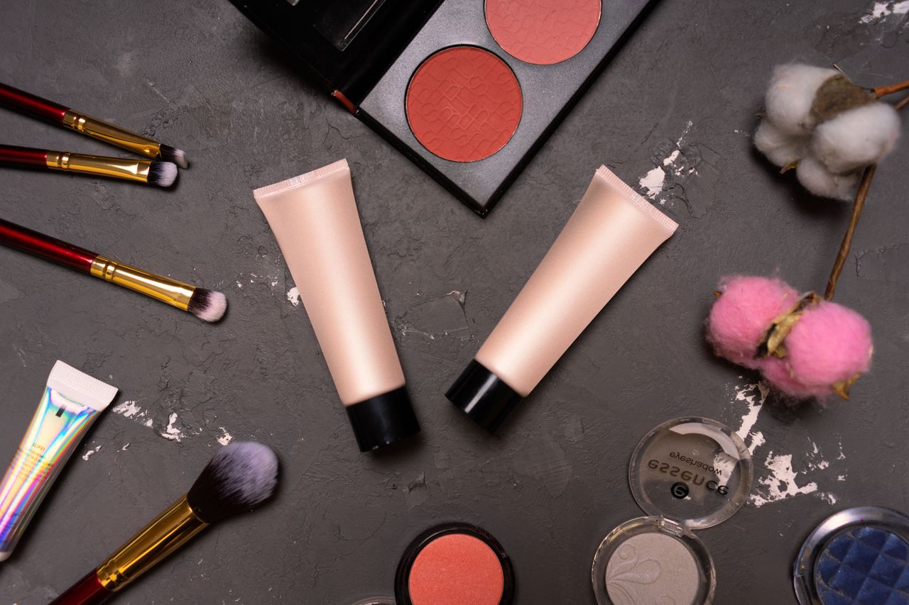Back-to-College Makeup Bag: 12 Useful Tools Students Actually Use - LUNA London