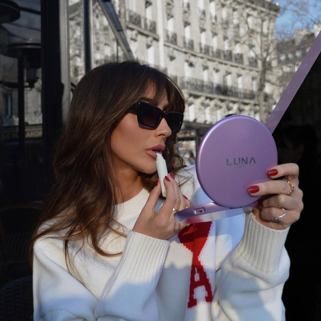Compact Mirror Light Essentials: The Secret to Quick Touch-Ups and Last-Minute Glam - LUNA London