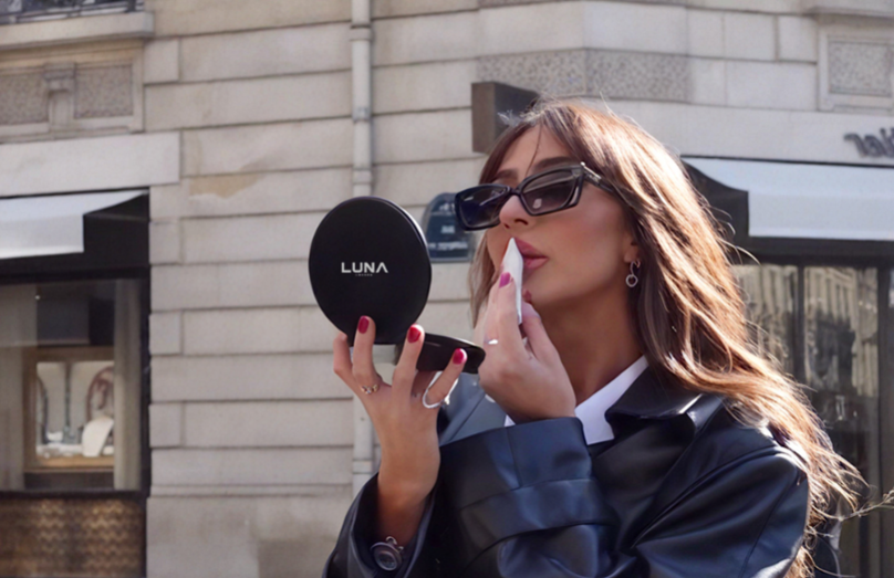 Small Makeup Mirrors: The Handbag, Desk and Dinner-Bag Test