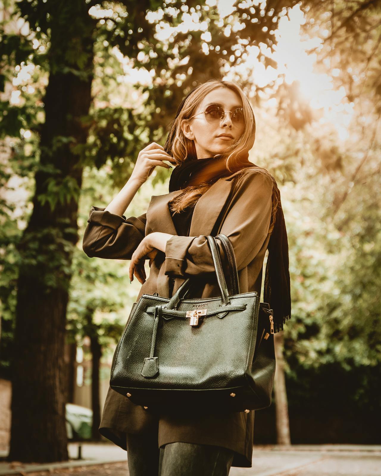 Handbag Audit: 5 Items Every Professional Woman Needs - LUNA London