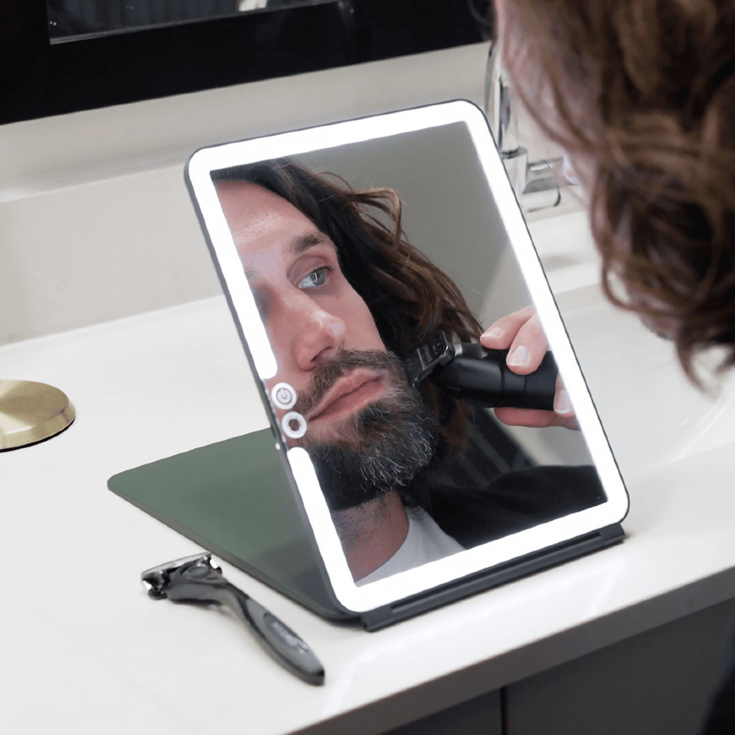 How to Tame a Patchy Beard: A 2-Week Repair Plan - LUNA London