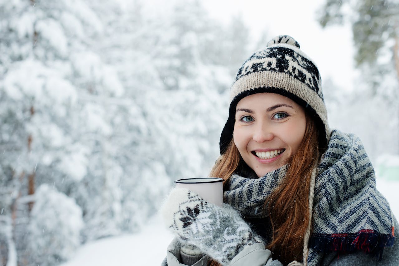 Hydration vs Oils: What Your Skin Needs in Cold Weather - LUNA London