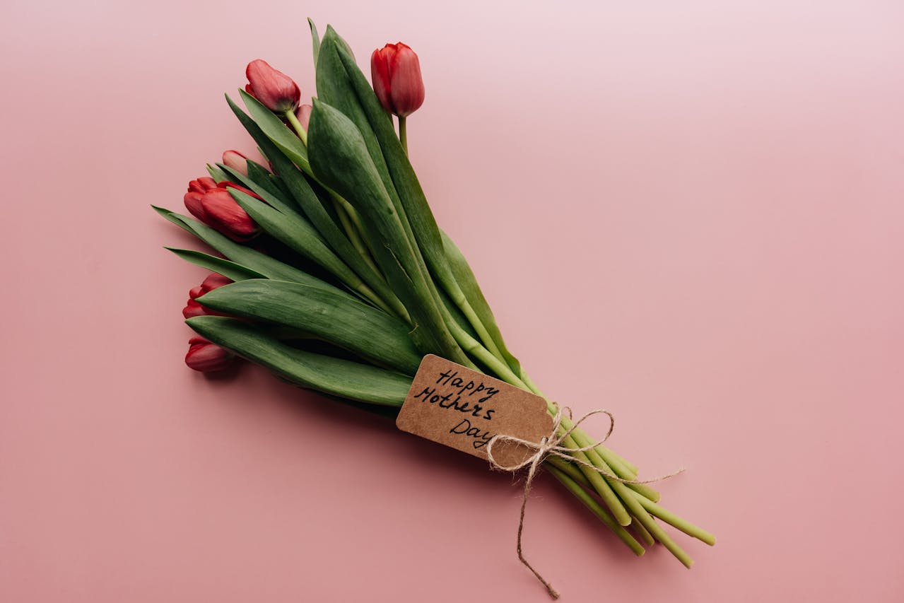 Mother’s Day UK 2026: Beauty Gifts That Feel Thoughtful - LUNA London