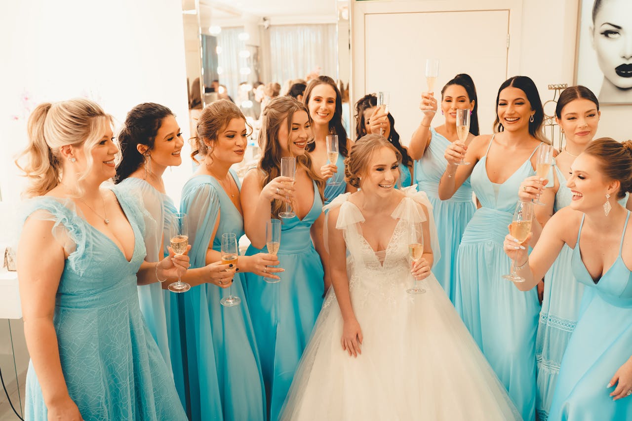Wedding Guest Beauty Tips Makeup Artists Use When You’re Running Late - LUNA London