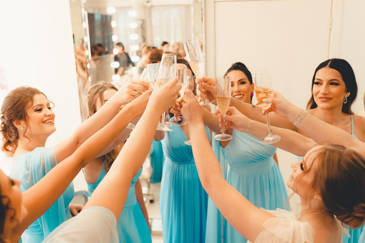 Wedding Makeup Touch-Up Kit: 9 Things That Actually Hold Up - LUNA London