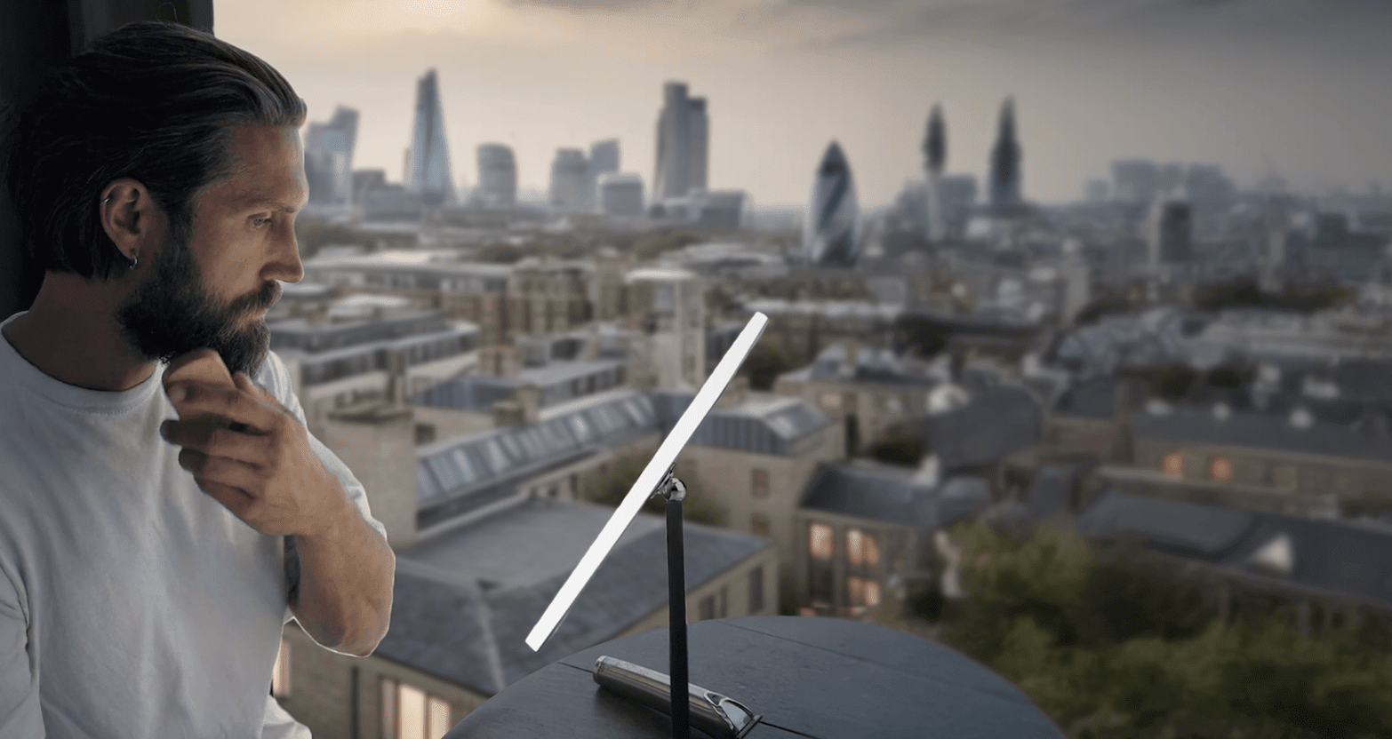 Why Your Makeup Looks Different Outside: The Indoor vs Outdoor Light Gap - LUNA London