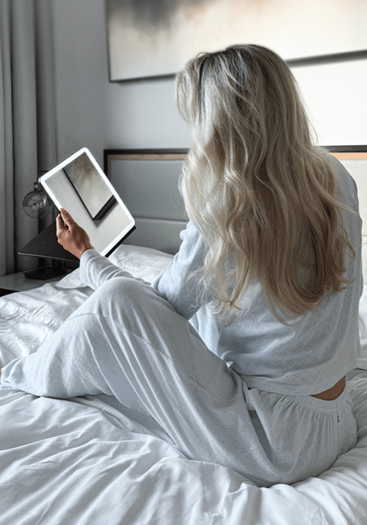 Your Travel Skincare Routine, Solved: Meet the Portable Mirror That Works Anywhere - LUNA London