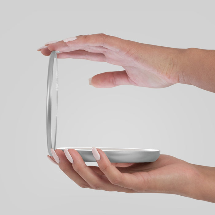 COMPACT light up compact mirror with 7x magnification