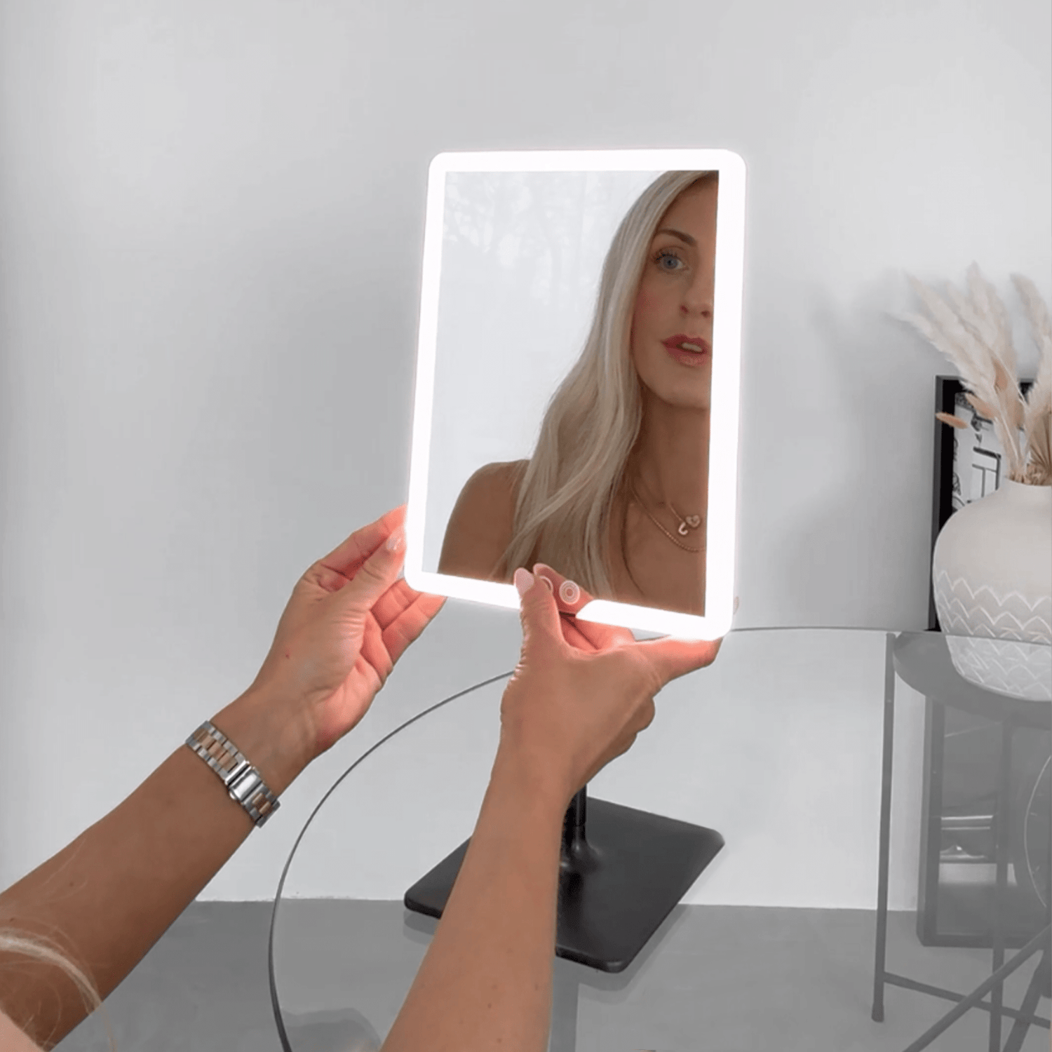 Best LED Mirror for Makeup in 2025: Why ORBIT Outshines the Rest - LUNA London