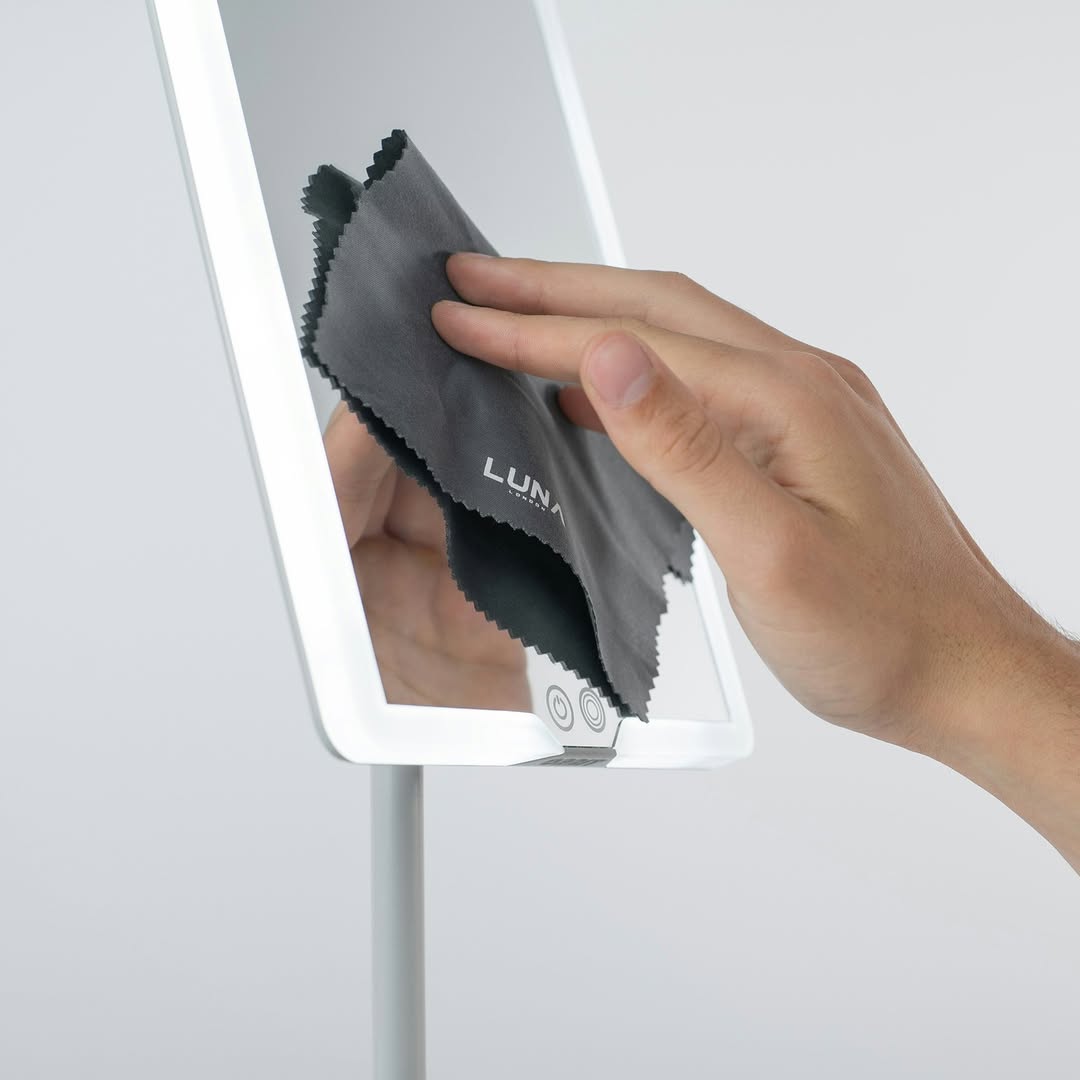 LED Mirror Care: How Experts Clean Without Streaks or Damage - LUNA London