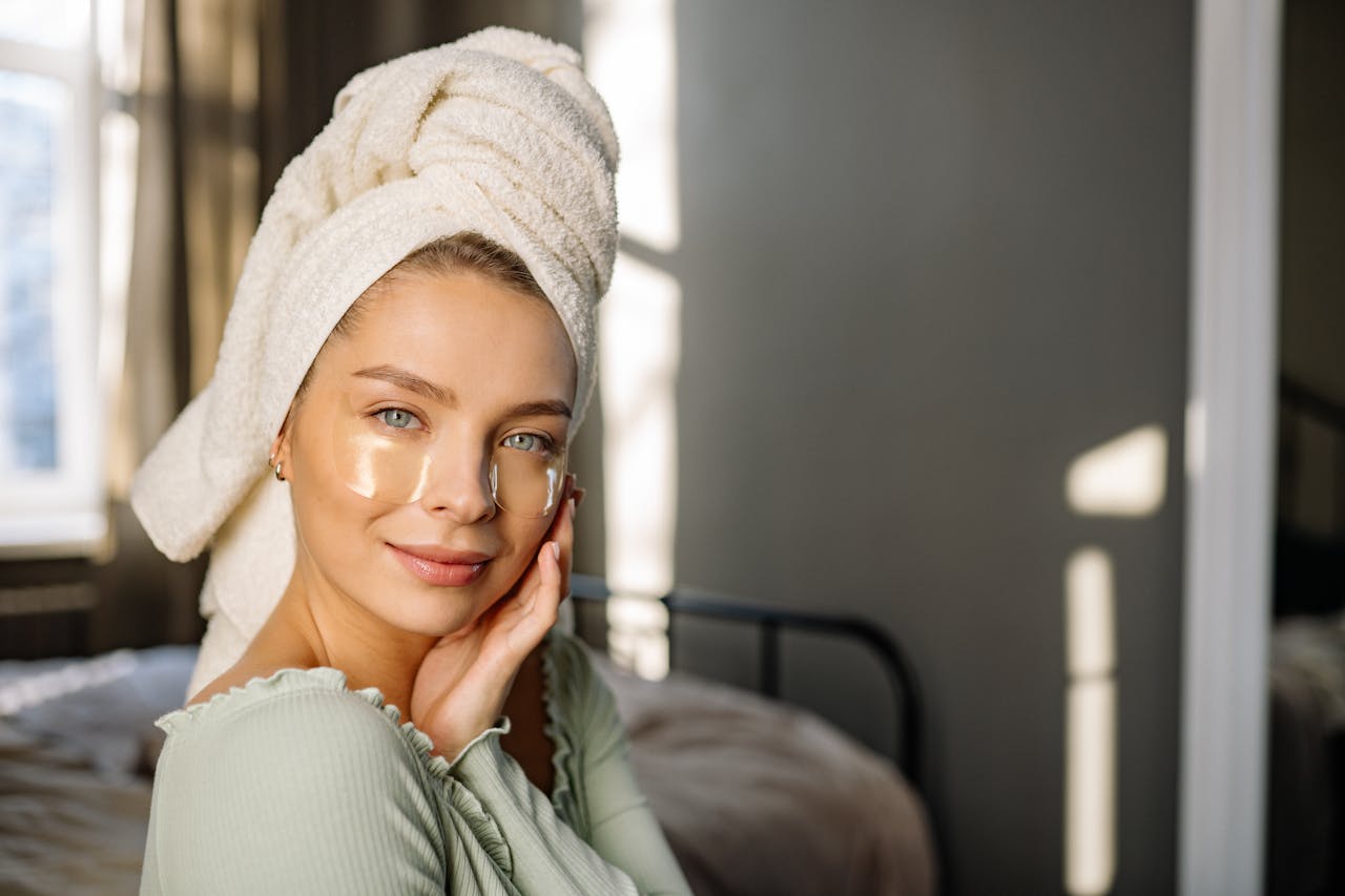 Night Routine for Glow: Why Your Evening Mirror Matters (and How to Use It) - LUNA London