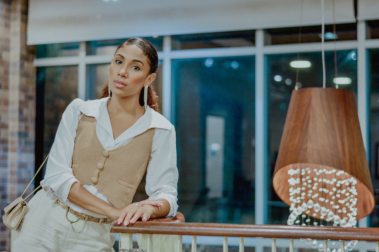 Office Air Drying Out Your Skin? The Midday Reset That Experts Recommend - LUNA London