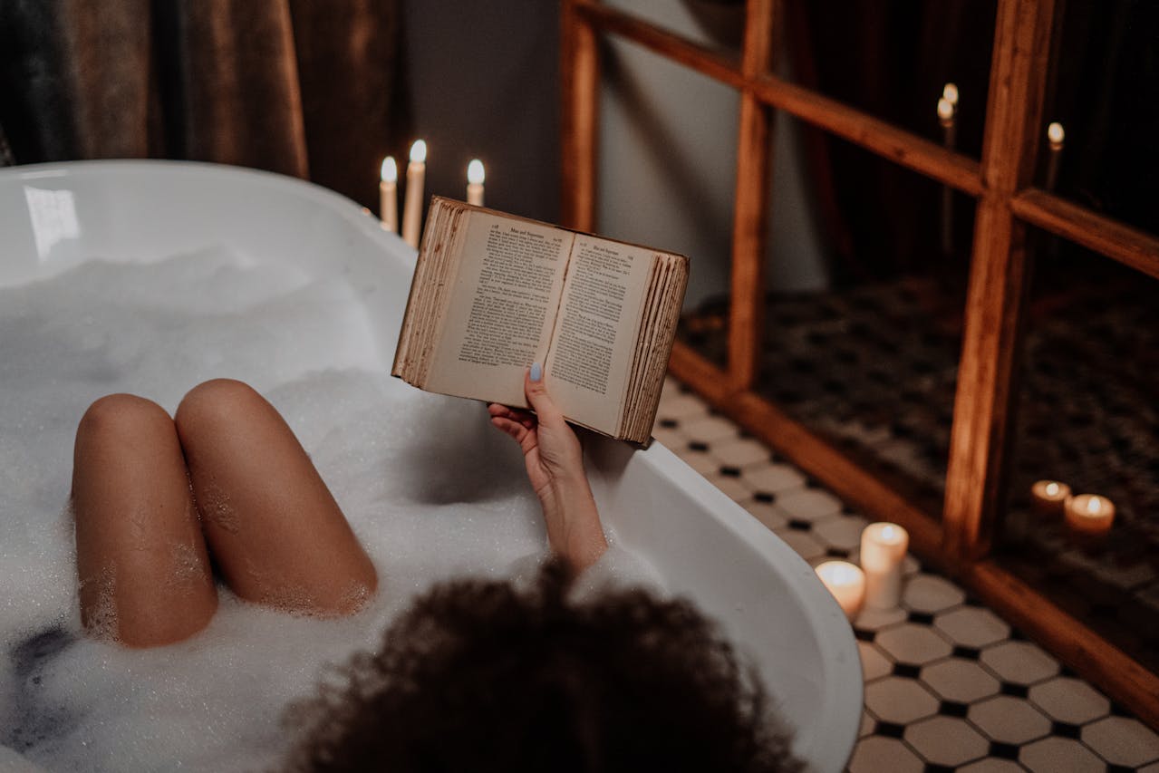 Sleep, Screens, and Skin: Evening Rituals for Better Mornings - LUNA London