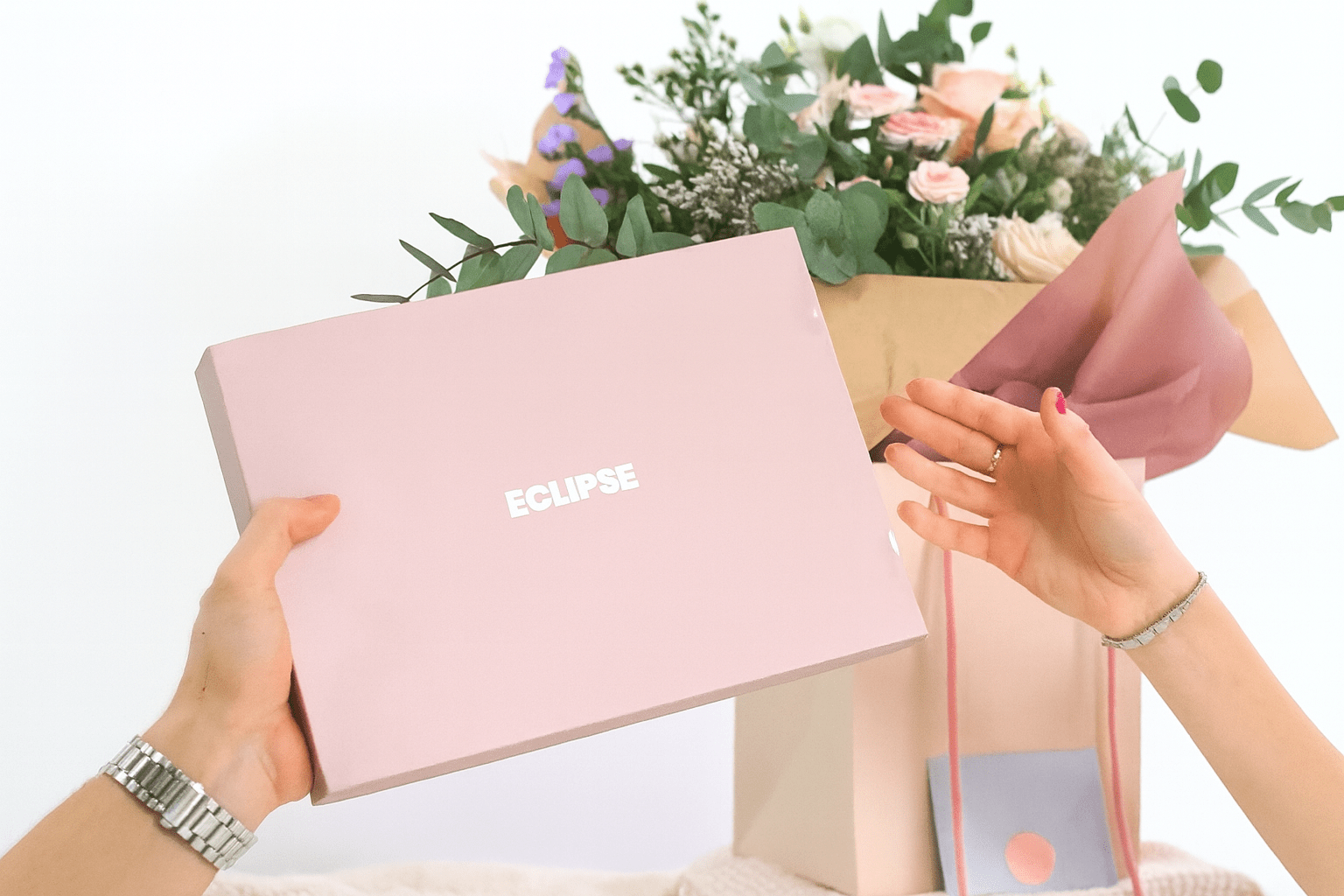 The Best Gifts for Beauty Lovers in 2025 - LUNA London