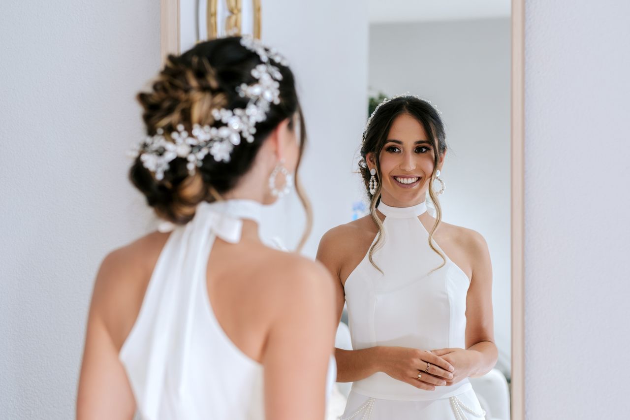 Wedding Guest Makeup Touch-Up Kit: What Pros Keep Close - LUNA London