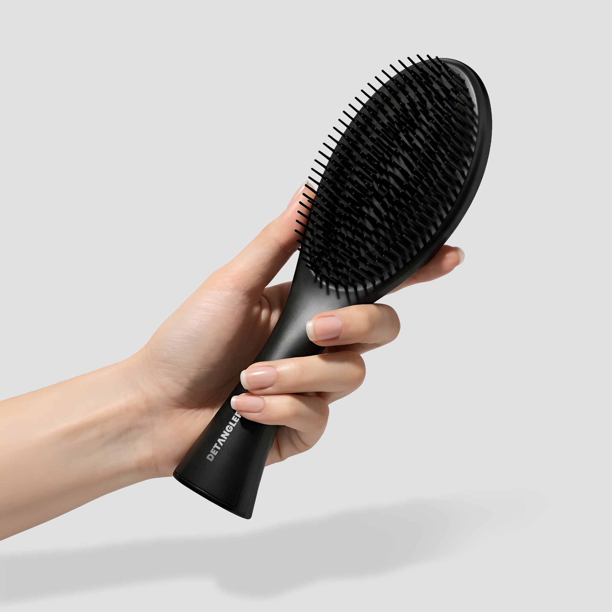 DETANGLER hair brush by LUNA London